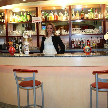 Hotel Restaurant des Deux Vallées Entraygues-sur-Truyère Esterno foto