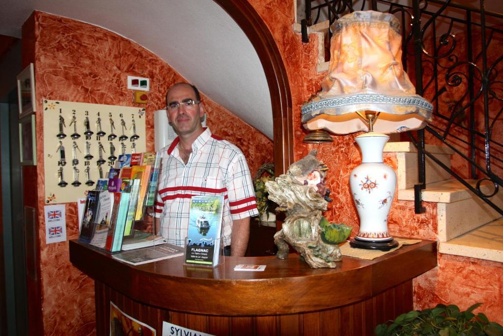 Hotel Restaurant des Deux Vallées Entraygues-sur-Truyère Esterno foto