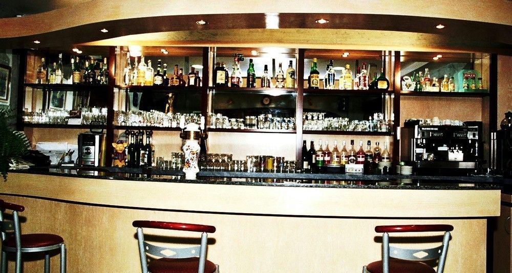 Hotel Restaurant des Deux Vallées Entraygues-sur-Truyère Esterno foto