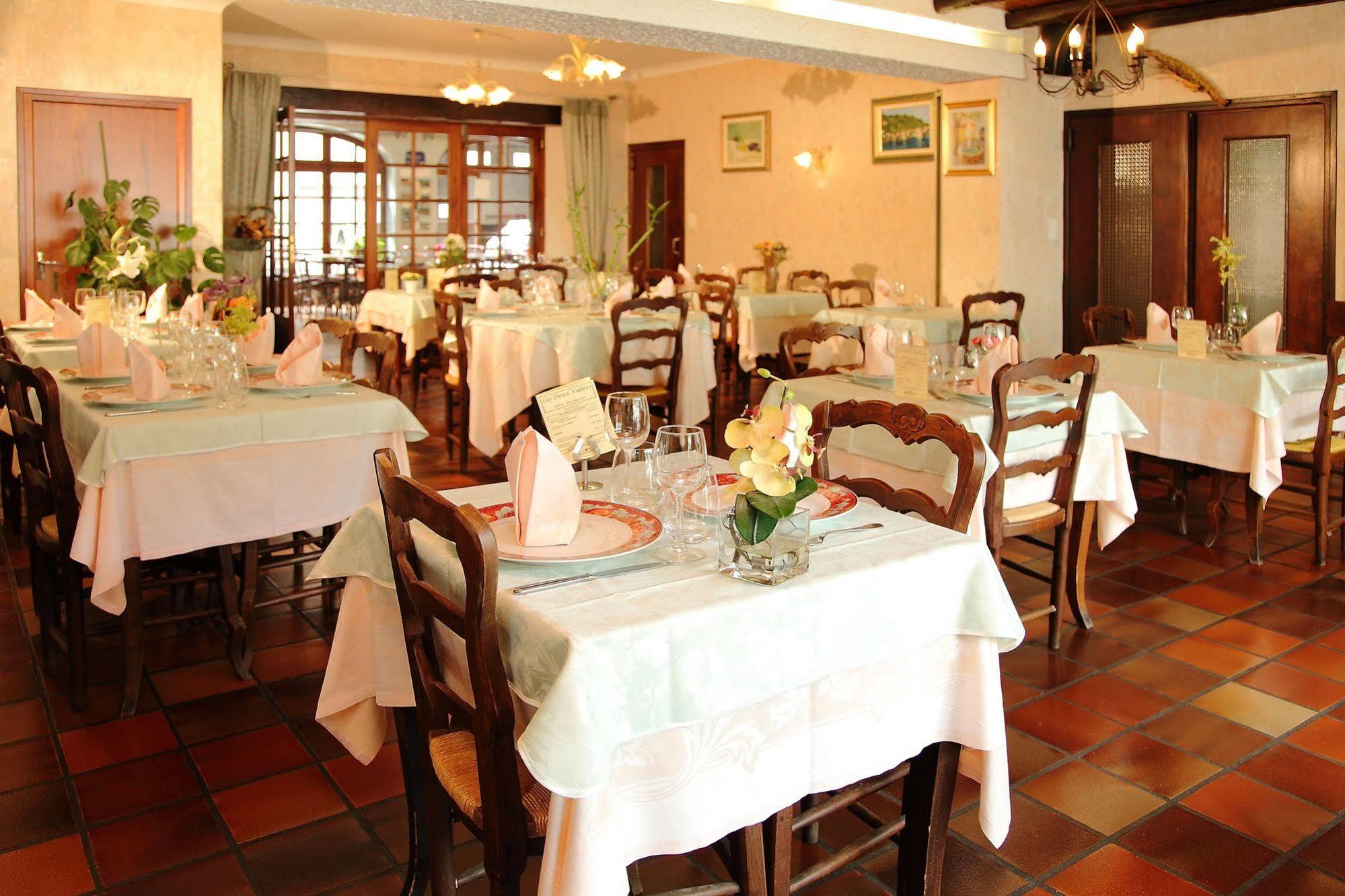 Hotel Restaurant des Deux Vallées Entraygues-sur-Truyère Esterno foto